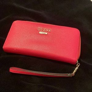 Womens Guess All around wallet